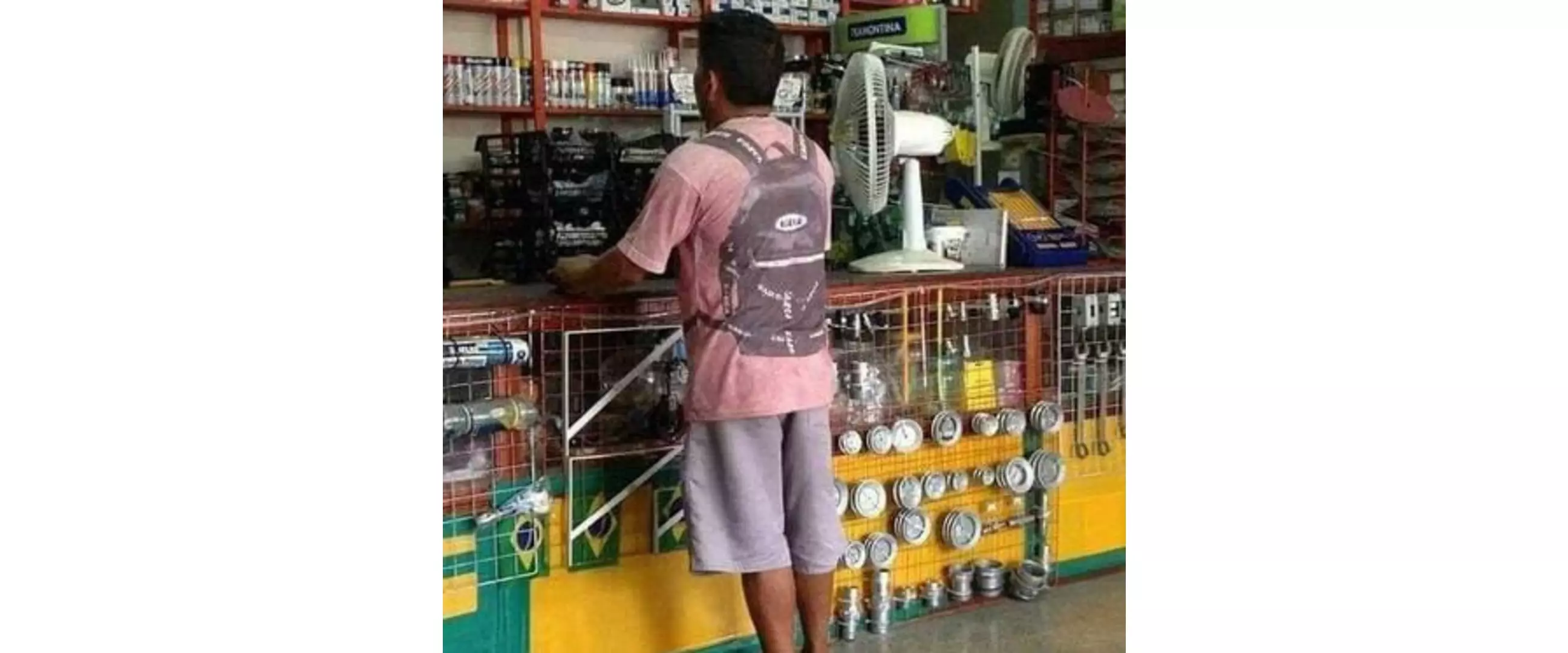 10 Potret kocak desain baju 2in1 ini bukti kreativitas manusia level dewa