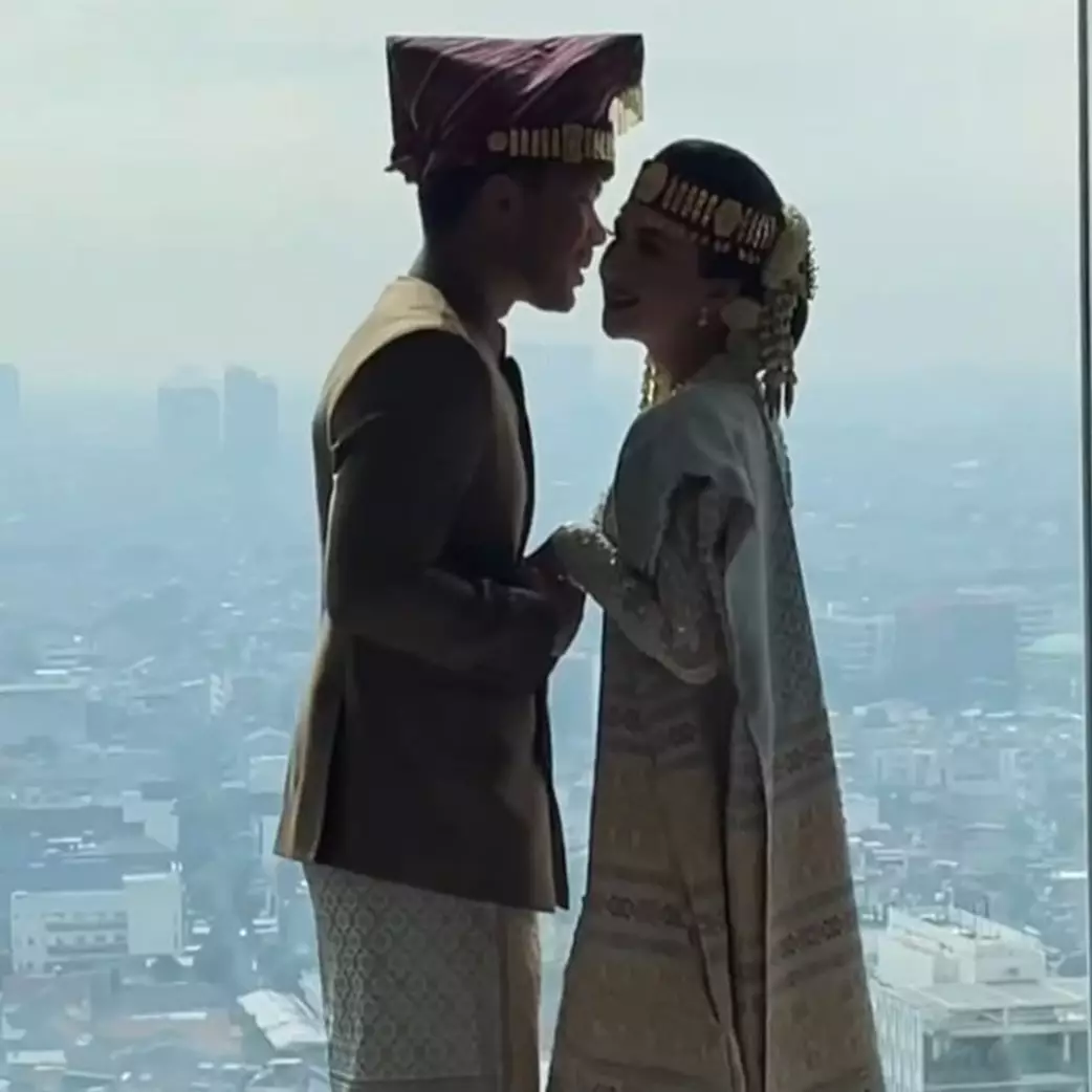 9 Pesona Jessica Mila di pesta nikah adat Batak Ulaon Unjuk, paras cantiknya bikin pangling