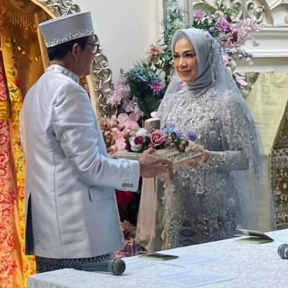 Ternyata punya jabatan mentereng, ini 7 fakta Budi Harimawan yang kini jadi ayah sambung Marshanda