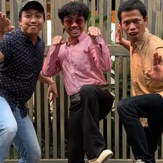 Dulu dihujat karena mirip Indro Warkop DKI, intip 11 potret terkini Alfin Warkopi gandeng pacar baru