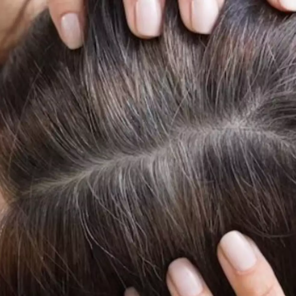 Trik menghilangkan uban pakai masker dari 1 jenis bumbu dapur, rambut auto hitam berkilau