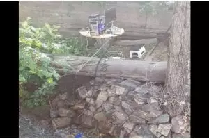 Nyeleneh abis dan bikin geregetan, 11 potret kocak meja kerja ini desainnya tampak asal-asalan