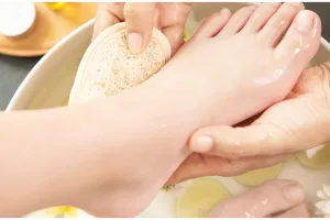 Tak perlu ke salon, begini trik agar telapak kaki tetap halus dan mulus hanya pakai 3 bahan makanan