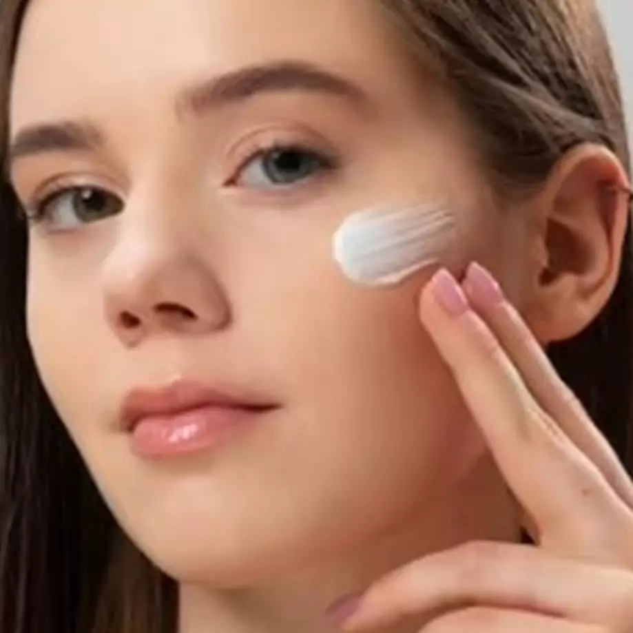 9 Rekomendasi primer untuk kulit sensitif harga dibawah Rp 200 ribu, cegah iritasi wajah