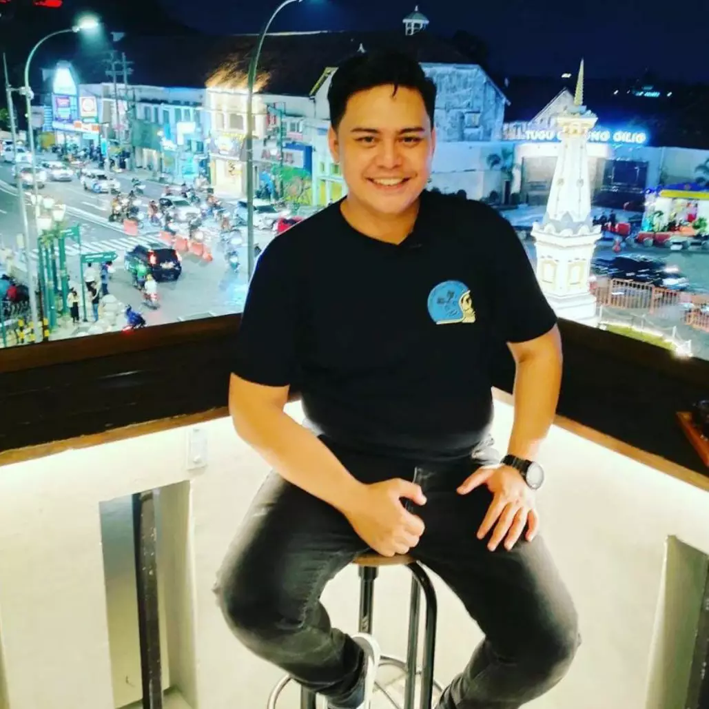 Dulu sempat dihujat gegara sebut istri bau ikan asin, begini 7 potret dan kabar terbaru Galih Ginanjar