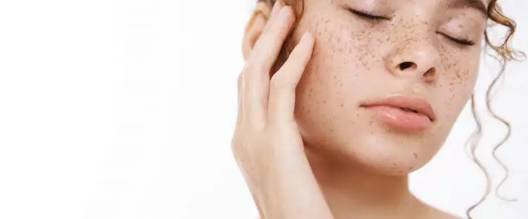 Cara hilangkan noda hitam pada wajah pakai masker dari 1 jenis tanah, bikin kulit cerah dan bersih