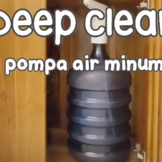 Nggak perlu repot pakai sikat, ini cara ampuh bersihkan pompa air minum cuman pakai 2 bahan dapur
