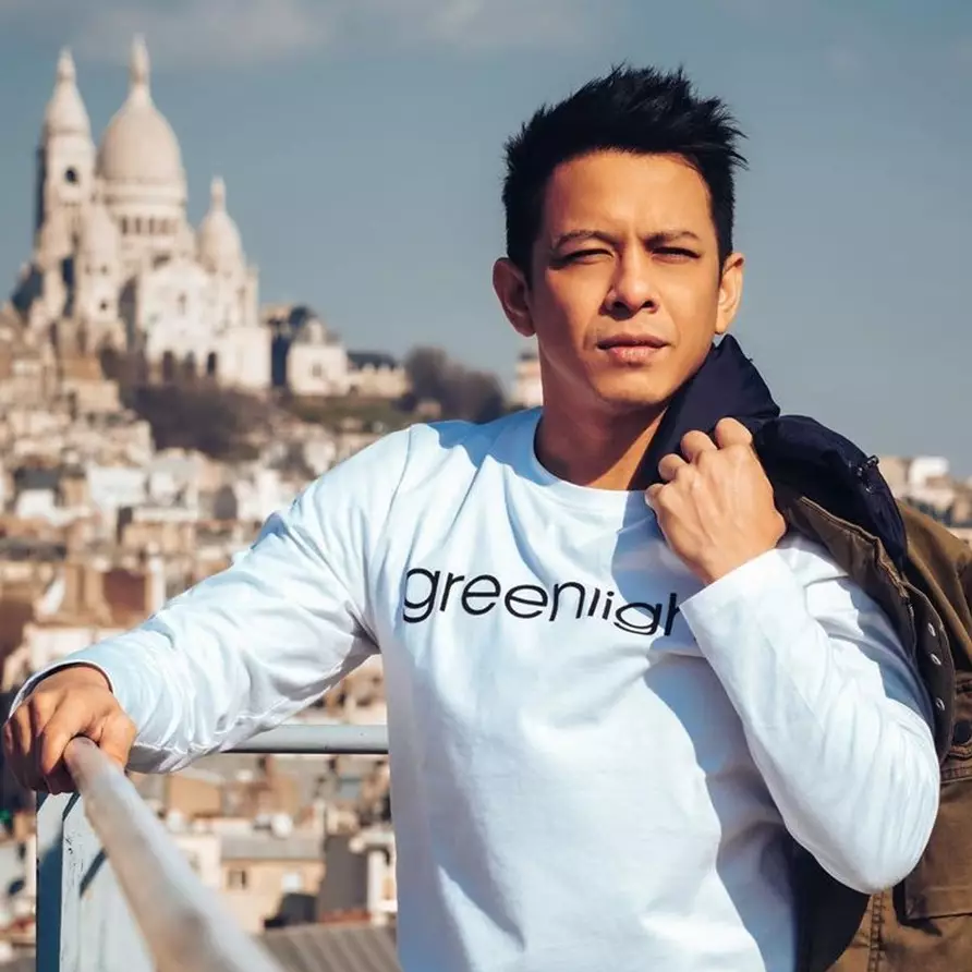 Momen 11 vokalis band bareng anak gadisnya yang beranjak dewasa, Ariel NOAH bak kakak-adik