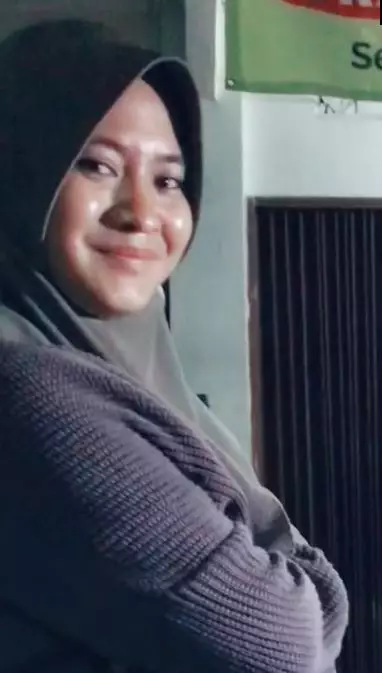 momen romantis perempuan temani suaminya cari uang TikTok
