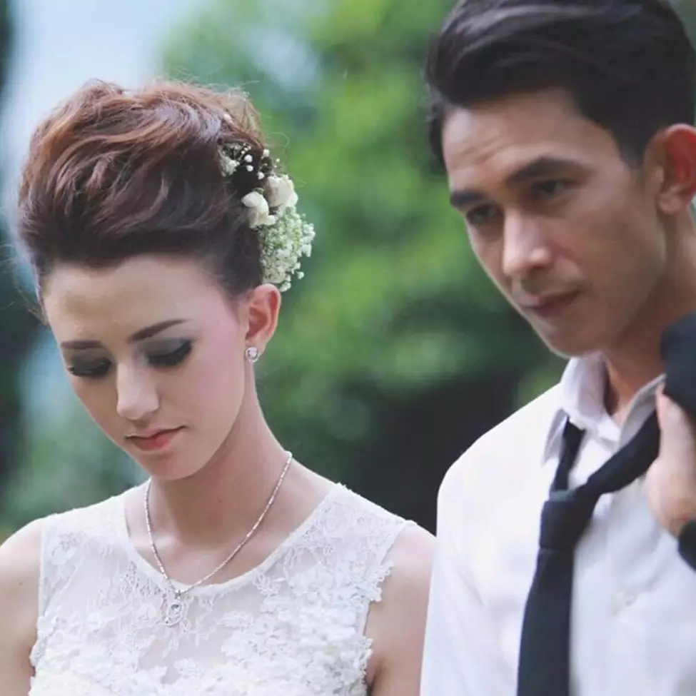 8 Tahun jalani bahtera rumah tangga, ini 11 potret lawas pernikahan Fandy Christian dan Dahlia Poland