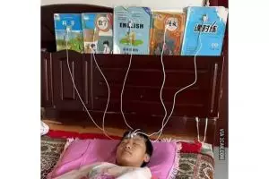 Sulit dimengerti, 11 potret kocak gaya belajar orang ini bikin garuk kepala saking absurdnya