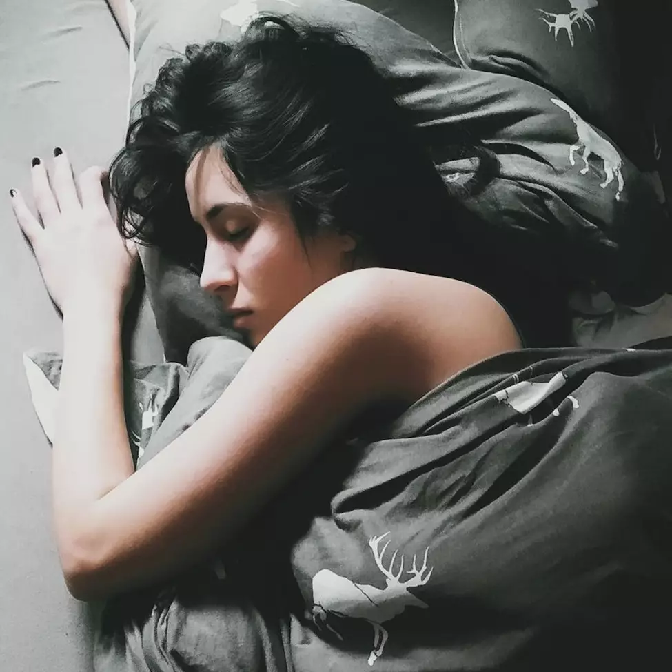 11 Arti mimpi teman meninggal menurut primbon Jawa, isyarat keberkahan dalam hidup