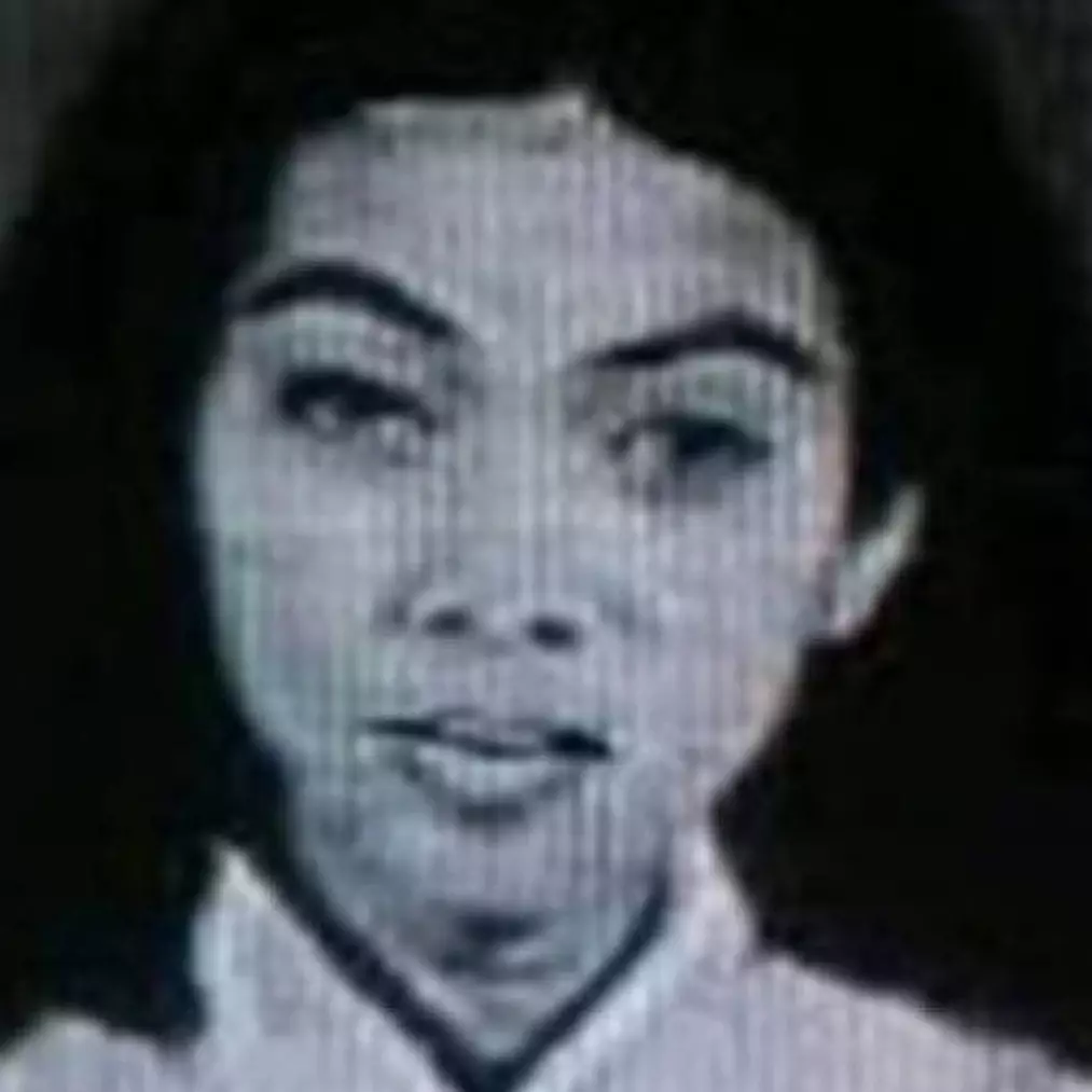 Potret lawas pas foto 13 penyanyi cantik saat sekolah curi atensi, paras Ashanty plek ketiplek Arsy