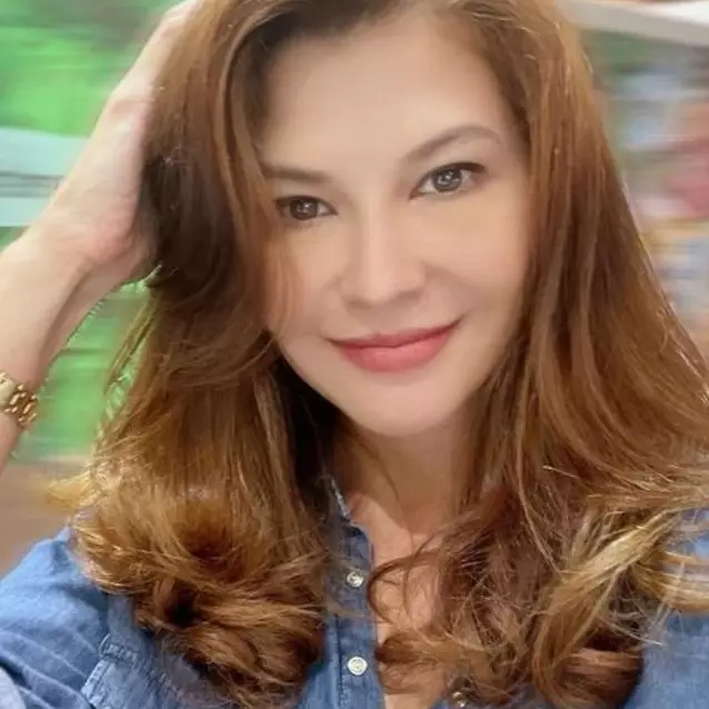 Vakum dari layar kaca kini buka usaha kuliner, potret Tamara Bleszynski saat melayani pembeli disorot