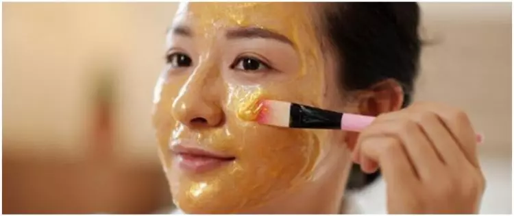 Trik bikin masker untuk atasi beruntusan pada wajah ini cuma butuh 1 bahan minuman