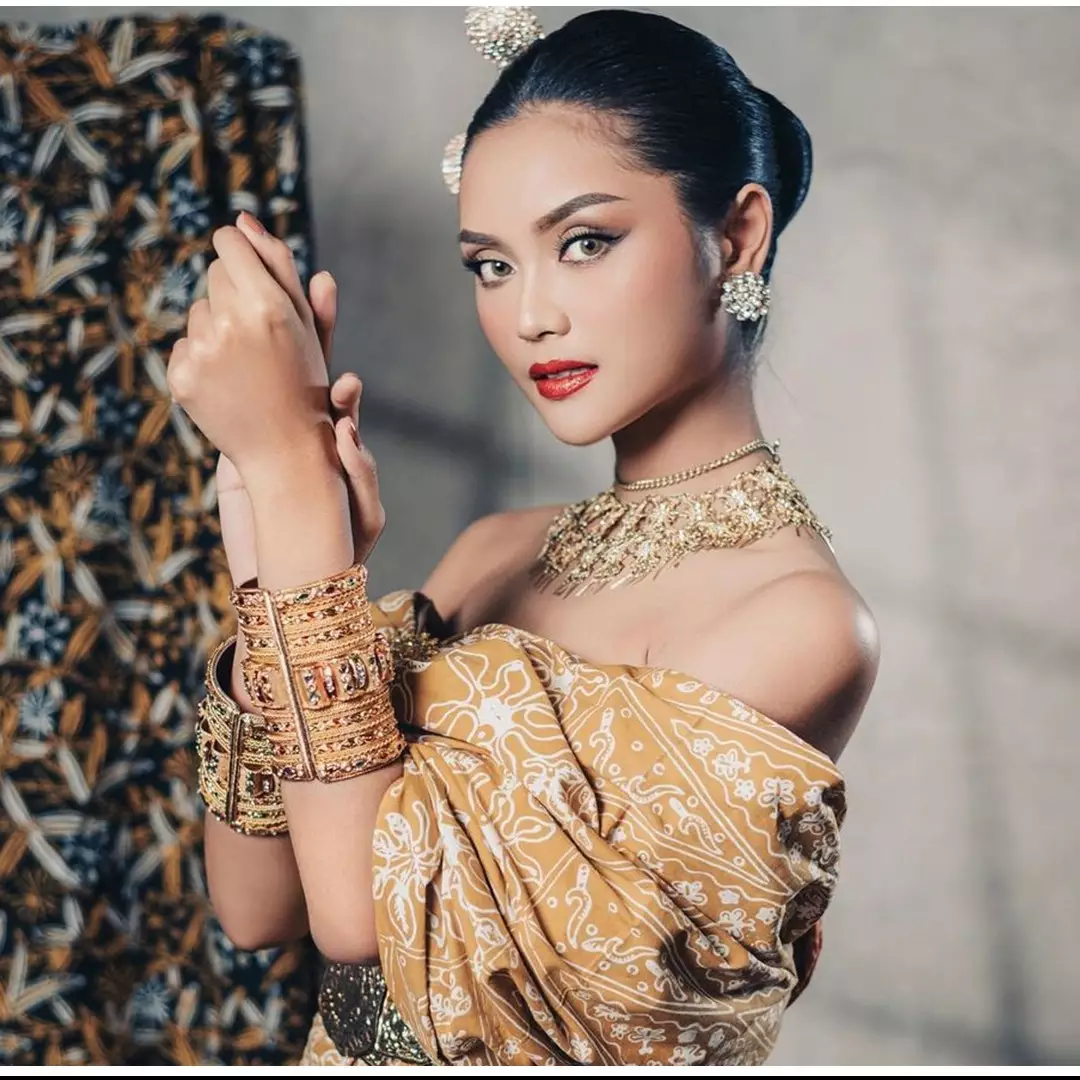 11 Pesona Farhana Nariswari pemenang Puteri Indonesia 2023, dokter lulusan Unpad asal Jawa Barat