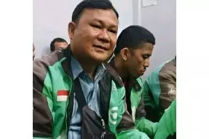 Bak pinang dibelah dua, 11 potret kocak orang mirip figur publik ini bikin lihat dua kali