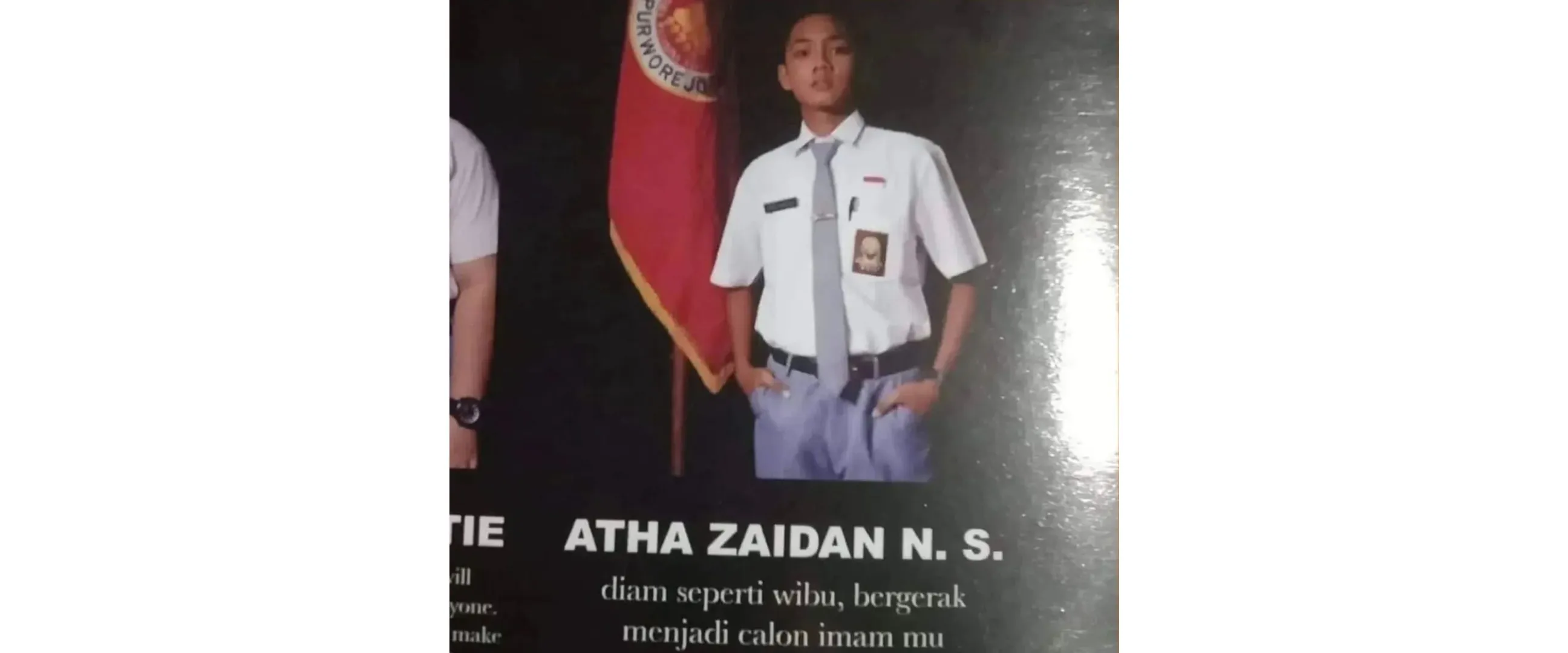 11 Potret kocak tulisan di buku tahunan ini kreatifnya bikin ketawa receh, kok bisa kepikiran begitu?