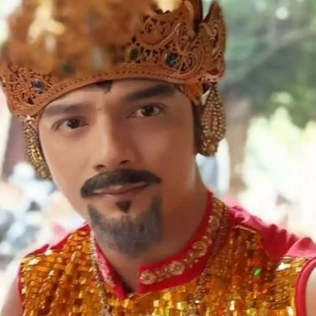 Dulu aktor ini primadona era 90-an sekarang jualan baju, intip 9 potret terbarunya yang kini hijrah