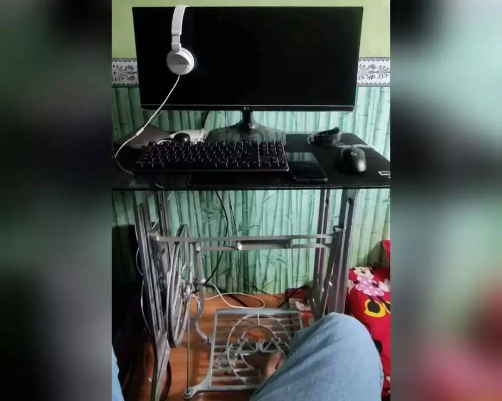 11 potret kocak orang multitasking © berbagai sumber