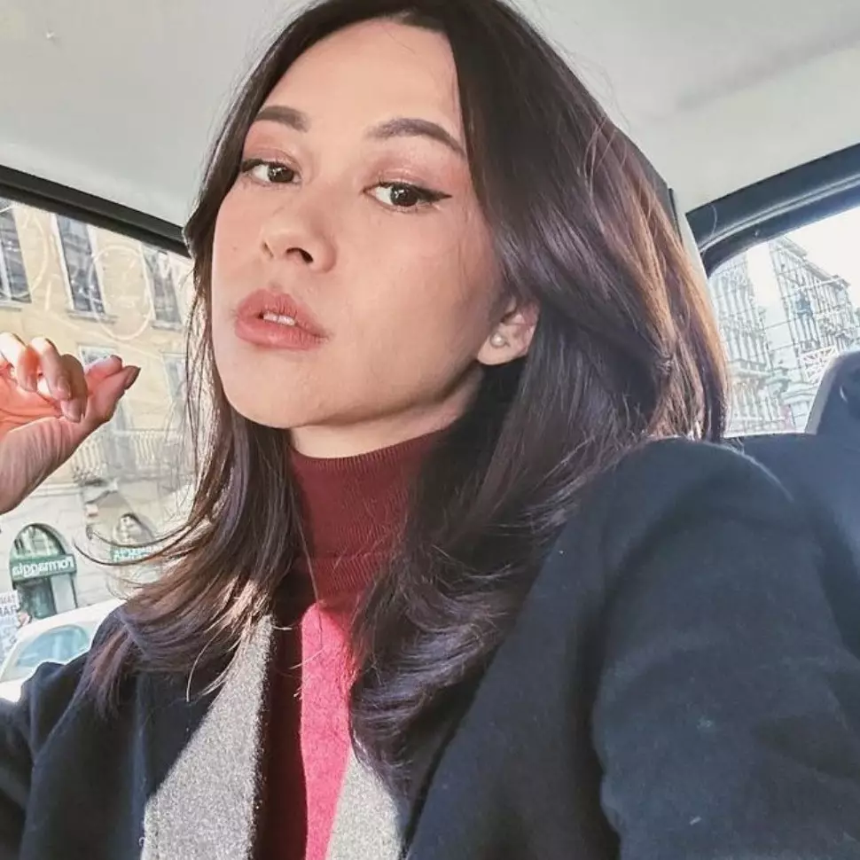 Nana Mirdad pamer foto paspor jadi trending topik, paras naturalnya bikin salah fokus