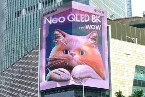 Beli kue cubit di Bali, pulangnya mampir ke HI, 3D billboard Samsung visualnya WOW mencuri hati