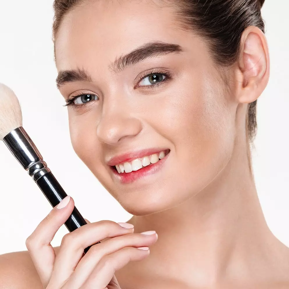 Mengenal teknik makeup jamsu ala Korea, solusi riasan wajah matte dan tahan lama