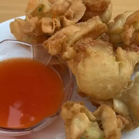Cukup ditambah 3 bahan, ini trik goreng pangsit agar renyah tahan lama dan tak menyerap banyak minyak