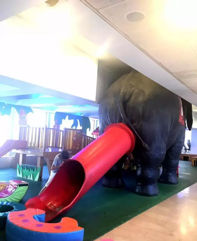 wahana permainan ini bikin bingung pengunjung © berbagai sumber wahana permainan ini bikin bingung pengunjung © berbagai sumber