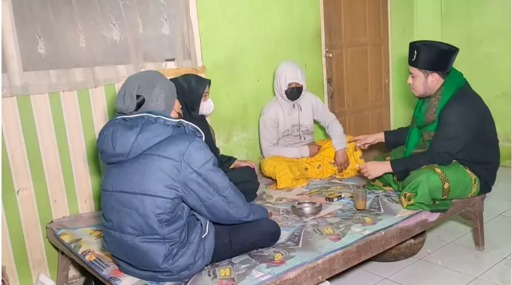 rahasia harmonis ibu situ punya dua suami © YouTube rahasia harmonis ibu situ punya dua suami © YouTube