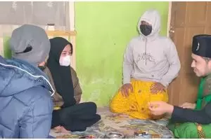 Viral kisah Ibu Siti punya dua suami dan tinggal satu rumah, hidup rukun tanpa rasa cemburu