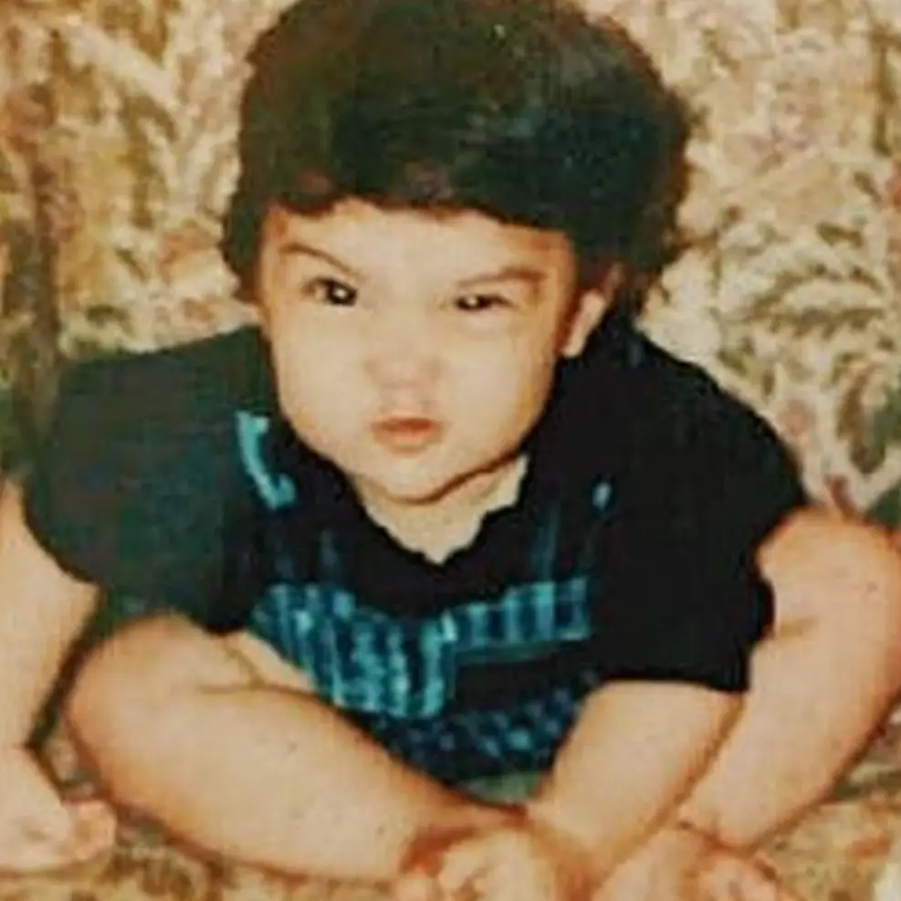 Anak musisi top Tanah Air ini tak segan magang jadi satpam di mal, intip 7 potretnya saat bertugas