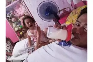 Gabut abis, 11 potret kocak kelakuan bapak-bapak saat di rumah ini absurdnya bukan main