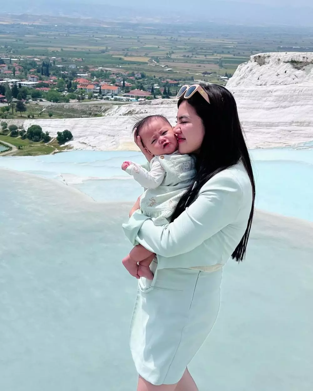 feli pamer badan singset usai lahiran anak kedua © berbagai sumber