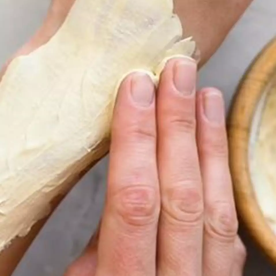 Cara atasi telapak tangan kasar hanya pakai hand butter dari 3 bahan alami ini bikin kenyal dan halus