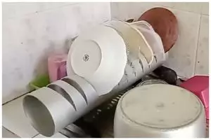 Cara bikin rak piring sederhana dan hemat tempat cuma pakai 1 barang bekas