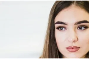 Nggak perlu sulam, trik bikin alis jadi tebal ini cuma butuh 1 jenis minuman