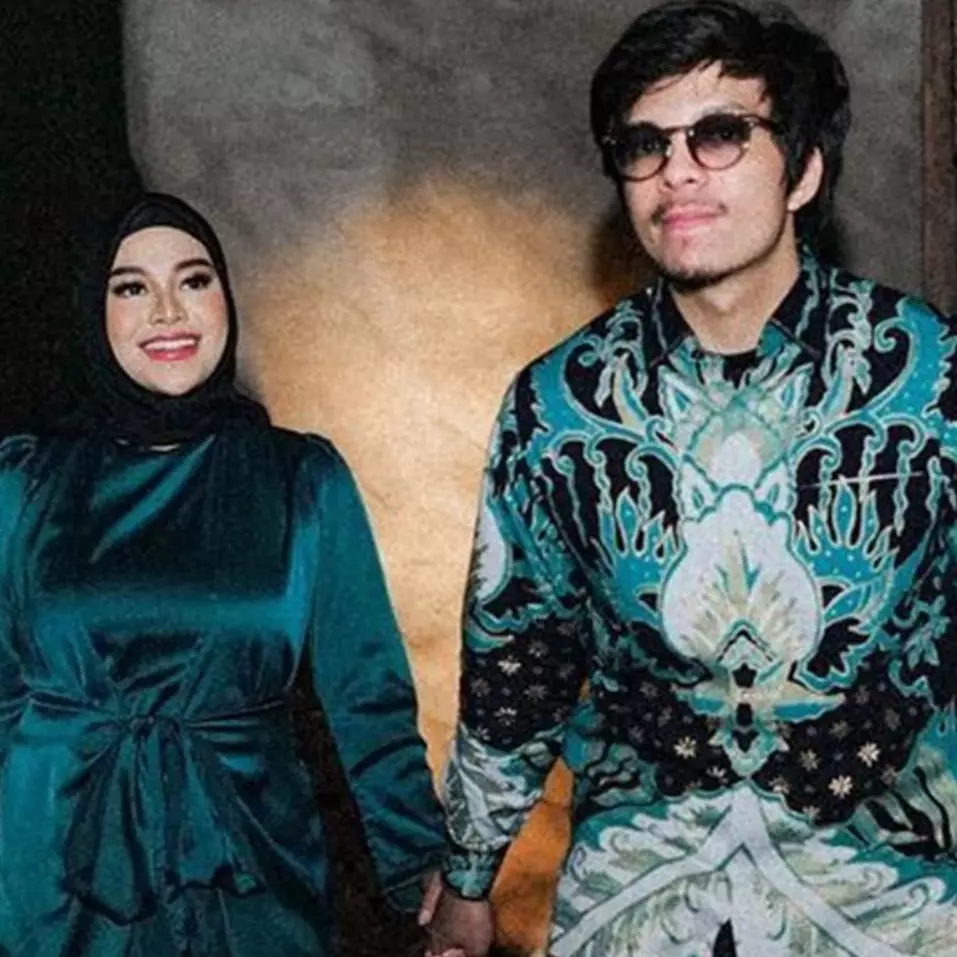 Ameena banyak gerak di kasur, posisi tidur Atta Halilintar dan Aurel Hermansyah ini bikin ngakak