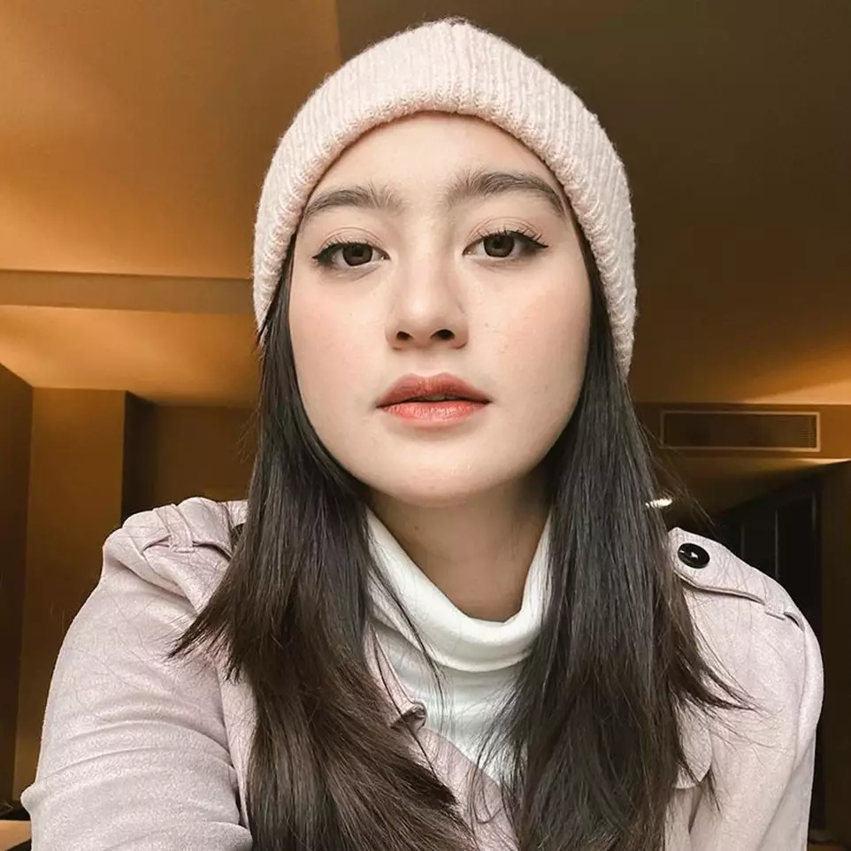 Sampai bikin susah dikenalin, potret 13 pesinetron pakai hijab ini sukses bikin terpesona