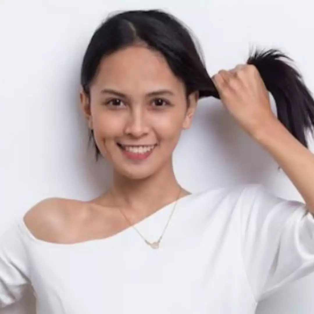 Bukan pakai hair tonic, begini cara melebatkan rambut tipis pakai masker dari 1 jenis bumbu dapur