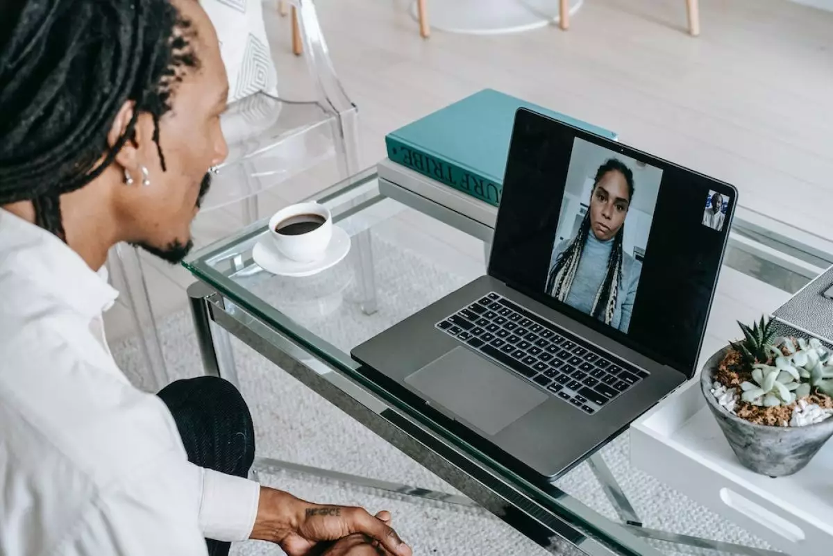 Cara mudah telepon & video call dari WhatsApp Web di laptop Windows & Mac, instal versi terbaru