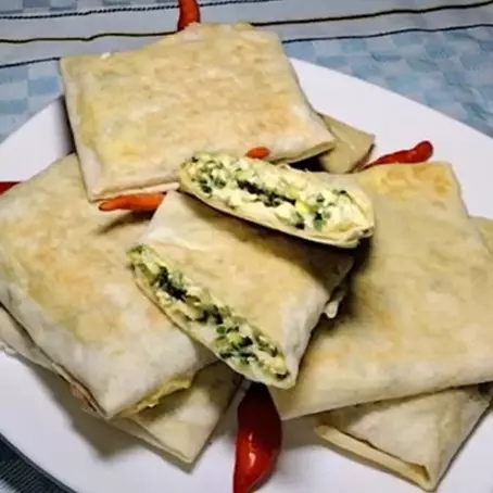 Trik goreng martabak telur mini agar tak menyerap banyak minyak dan kulitnya tidak mudah sobek