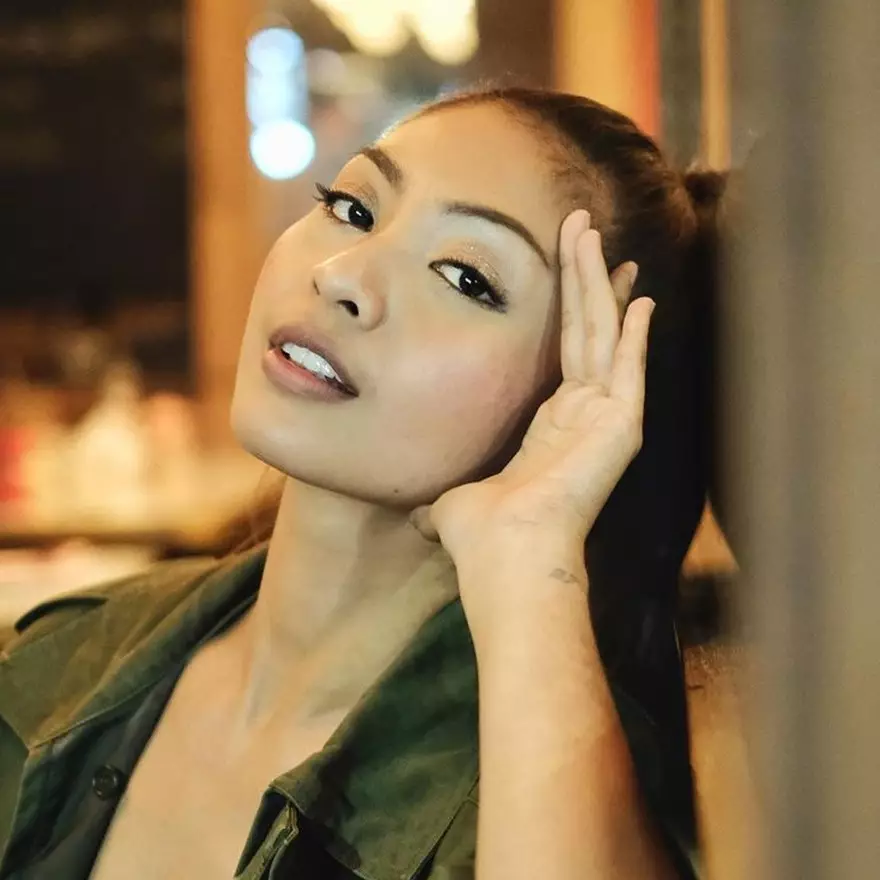 Masih sendiri sejak 5 tahun pisah dengan Nicky Tirta, ini 11 potret Liza Elly yang kini jadi hot mom