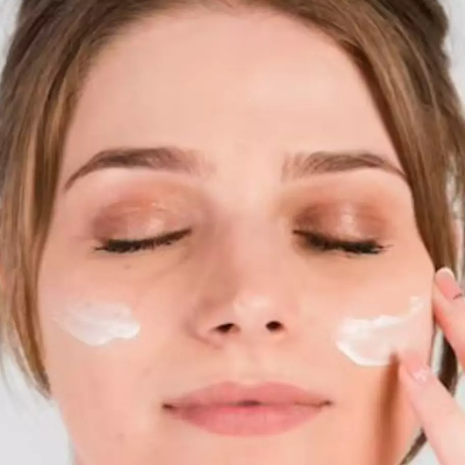 Wajah auto kencang dan kenyal, ini trik mengatasi penuaan dini pakai night cream dari 1 jenis minyak