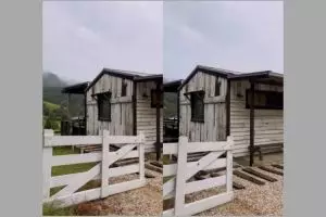 Dari luar tampak seperti gubuk kayu, 9 potret interior rumah ini homey pol bak vila di Bali