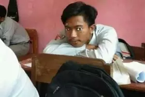 Kreatif abis, 11 potret kocak kelakuan siswa di kelas ini bikin guru angkat tangan