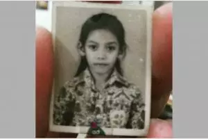 Bocah ini gedenya nggak lulus SMA, kini sukses jadi penyanyi, punya rumah bak kastil di tengah hutan