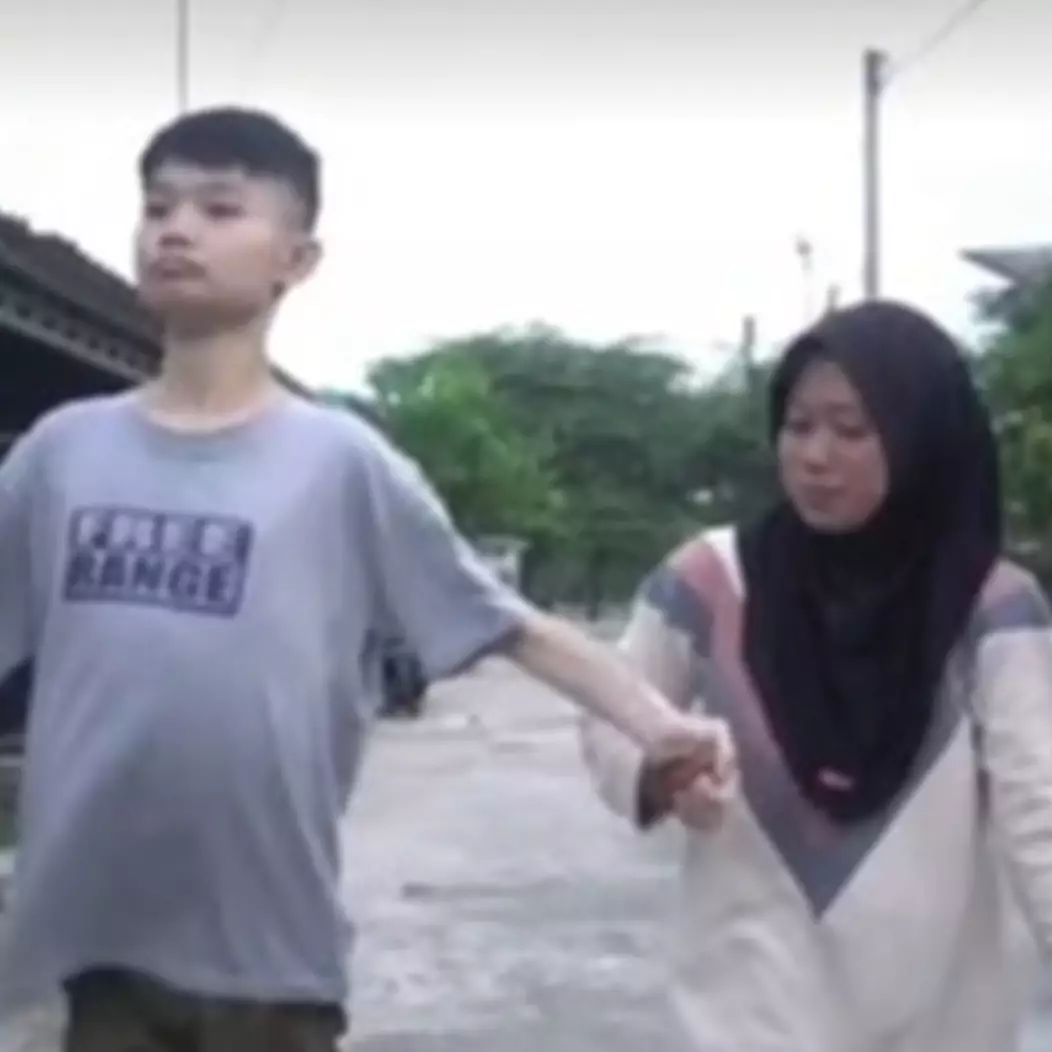 Bikin terenyuh, begini telatennya Siti TKW Taiwan asuh anak majikan difabel hingga dibawa ke Indonesia