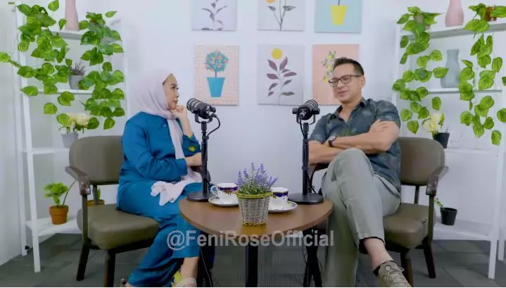 ari wibowo ditanya soal rujuk © YouTube