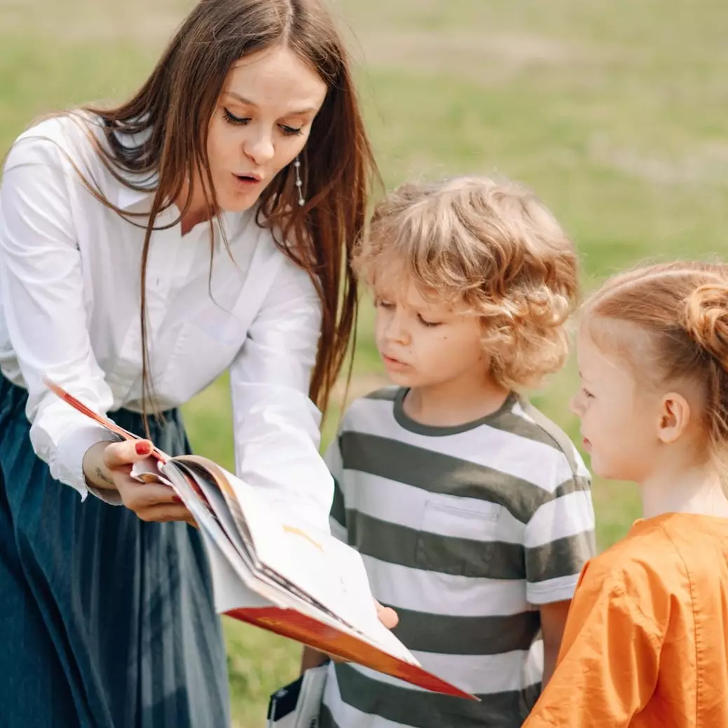 Contoh penerapan literasi di lingkungan rumah, efektif tingkatkan kecerdasan anak